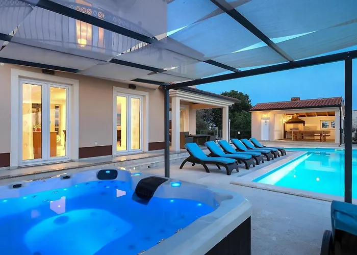 別荘 Stephanie ロヴィニ