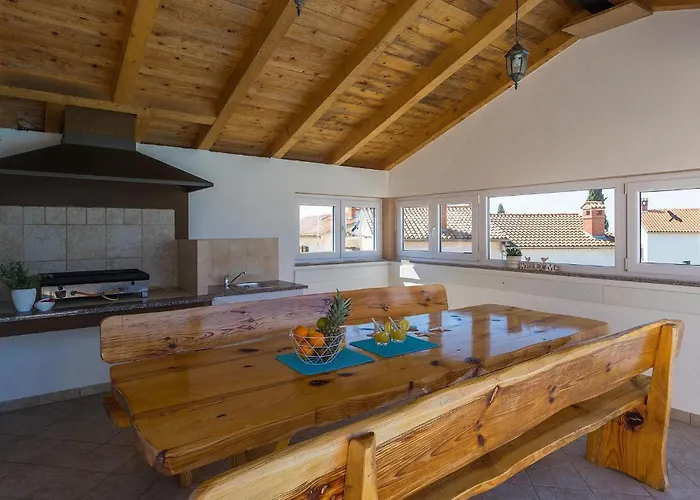 Stephanie ロヴィニ