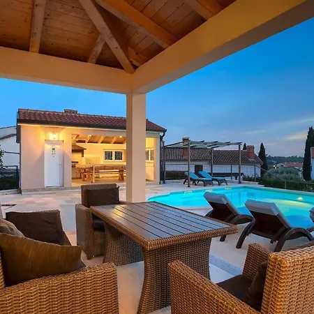 Holiday home Stephanie *